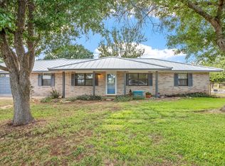 382 Windsong Ln, Fredericksburg, TX 78624