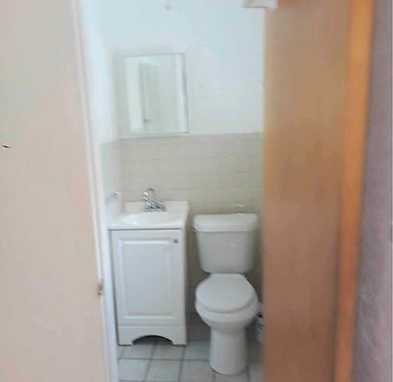 5th image of 416-420 Adelia Ave