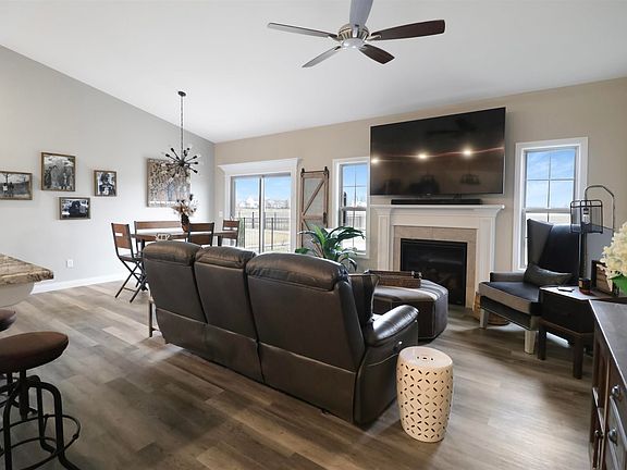 2nd image of 11017 N Woodale Dr
