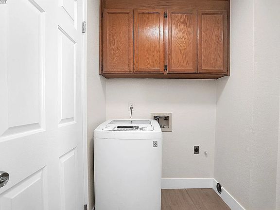 5th image of 847 W Sunset Blvd #C