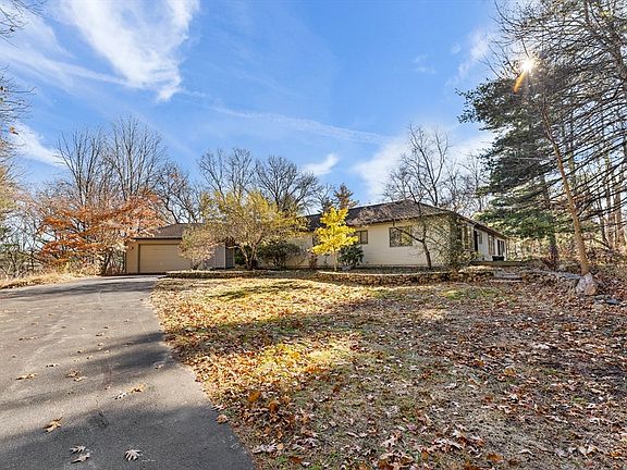 2nd image of 84 Davison Dr
