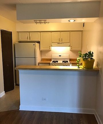 2nd image of 21 E Janata Blvd APT 1A