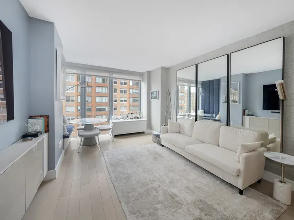 212 West 72nd Street 9C image 2 of 11