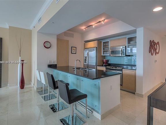 5th image of 950 Brickell Bay Dr APT 1711
