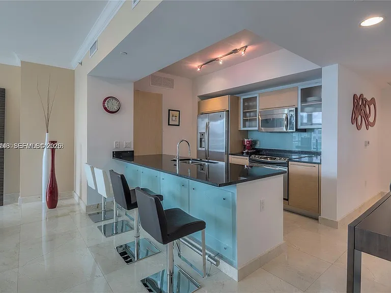 950 Brickell Bay Dr #1711 — Photo 5