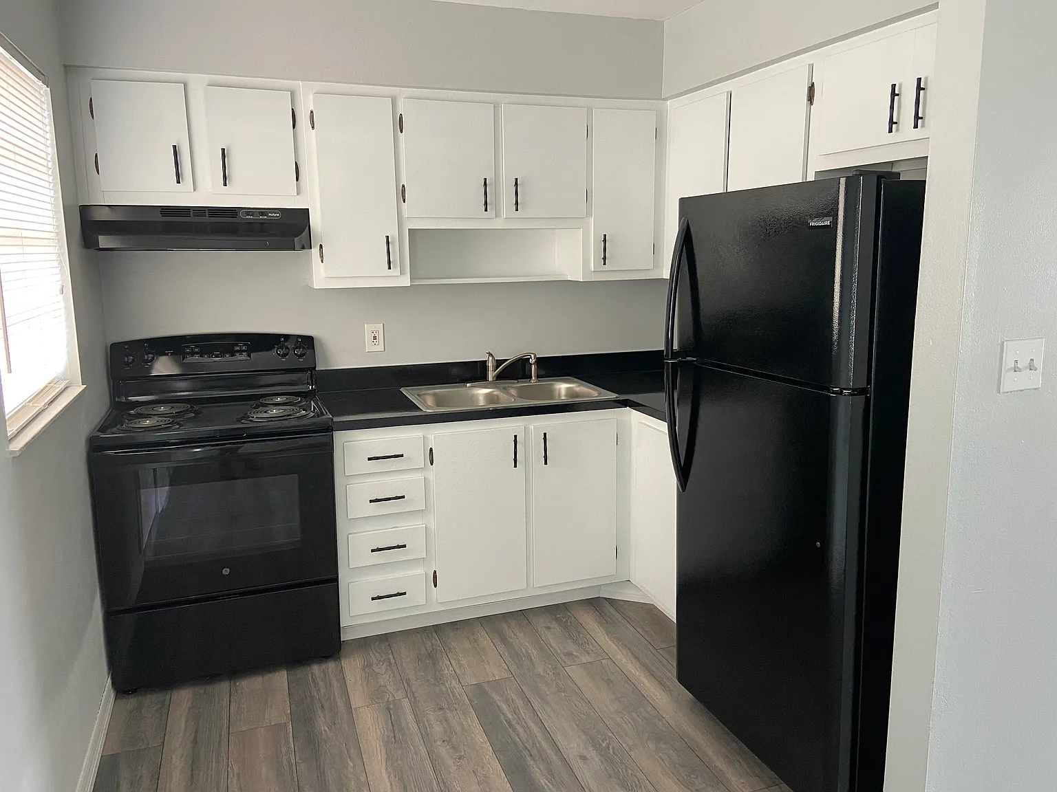 2 bed, 800 sqft, $2,000 — Photo 4