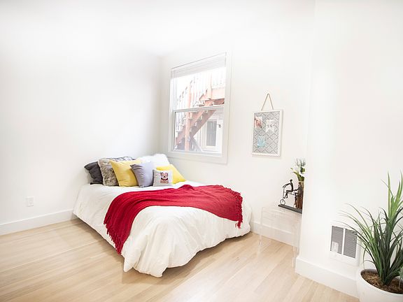 4th image of 2942 Franklin St APT 6