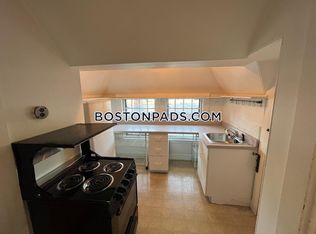 302 Brookline St #2R, Cambridge, MA 02139
