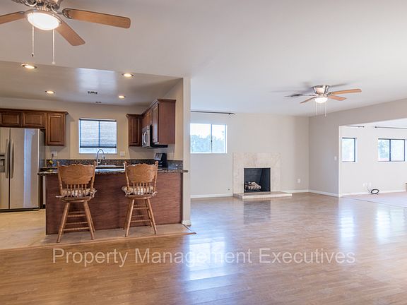 3rd image of 9148 Farrington Dr