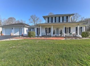 852 Topeka Dr, Mt Carmel, TN 37645