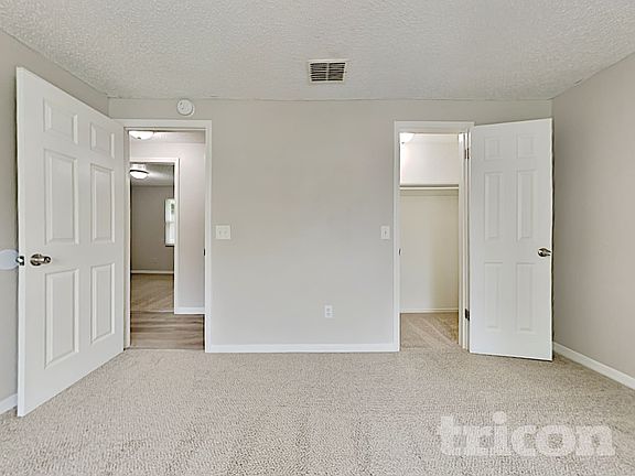 5th image of 2659 Pinewood Blvd E