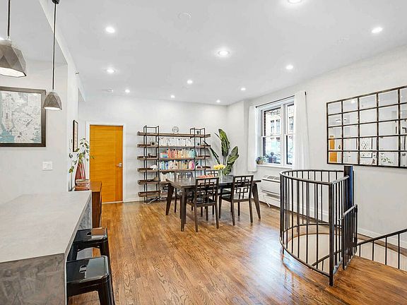 5th image of 344 De Graw St #1D