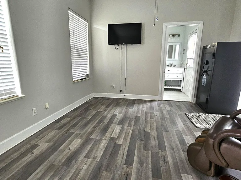 2720 SE Kern Rd — Photo 12
