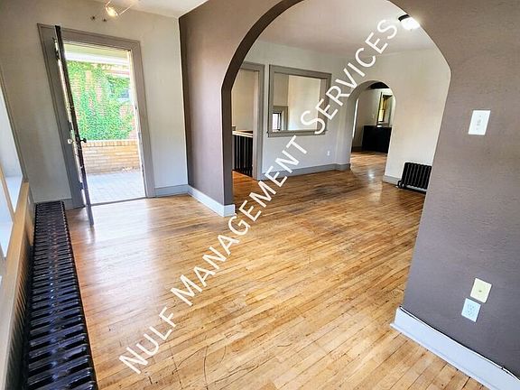 3rd image of 3833 Brighton Rd