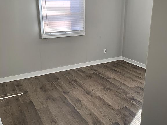 5th image of 1038 Marcellus Dr