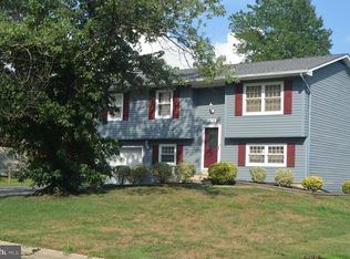 618 University Dr, Waldorf, MD 20602