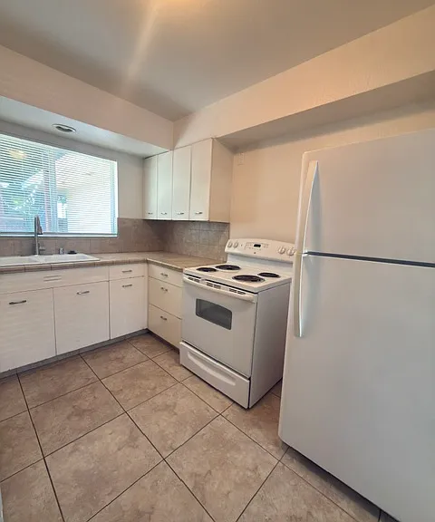 718 E Andrews Ave — Photo 4