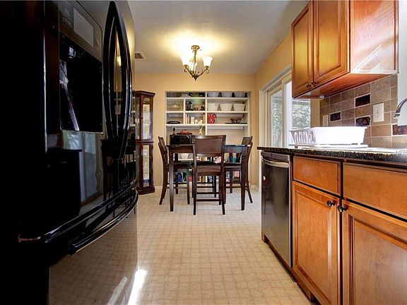 5th image of 9518 Letterstone Ct