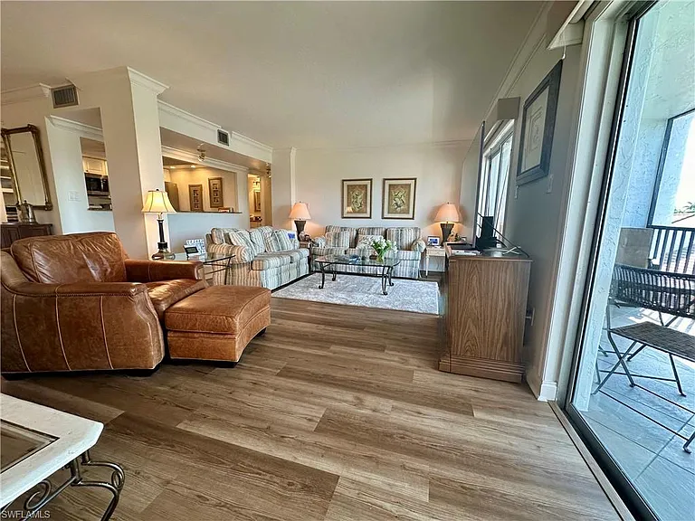 555 Park Shore Dr #B-403 — Photo 17