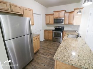927 Fremont St, Manhattan, KS 66502