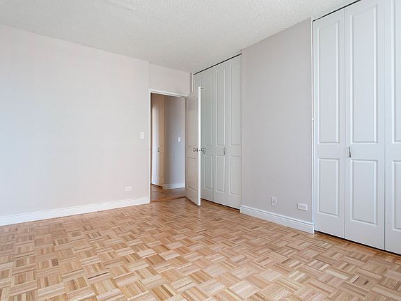 4th image of 180 E 95th St #15D