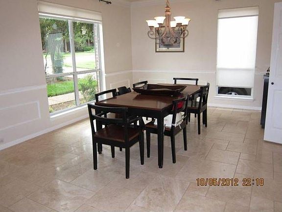 Formal dining. Travertine