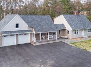 1 Descheneaux Ln, Tyngsboro, MA 01879