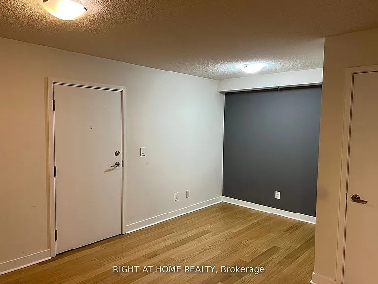 295 Adelaide St W #722 — Photo 7