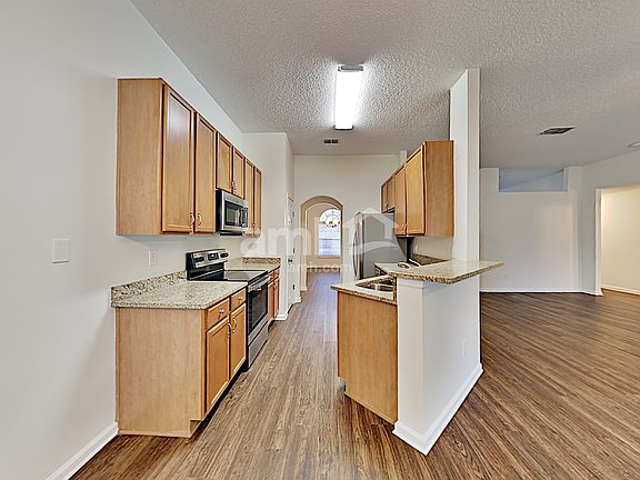 3rd image of 2492 Glenfield Dr