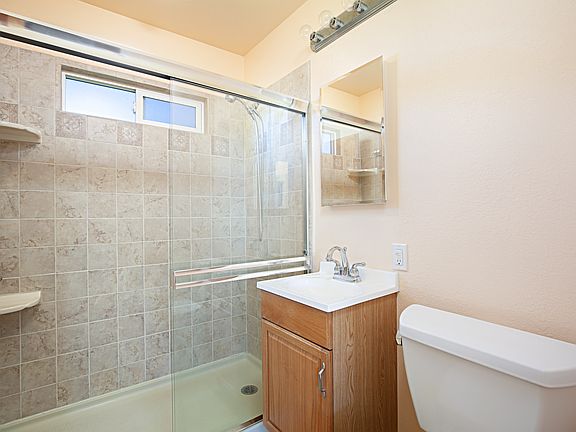 4th image of 3528 Hatteras Ave