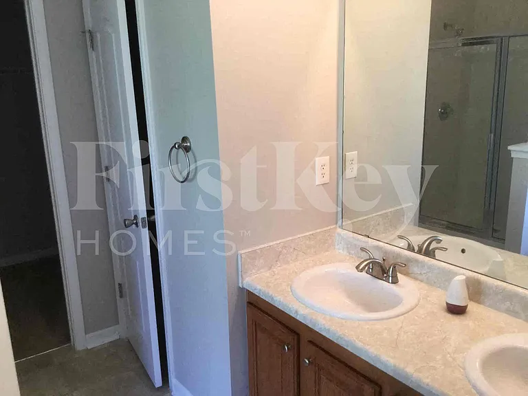 3844 Hadley Rd — Photo 5