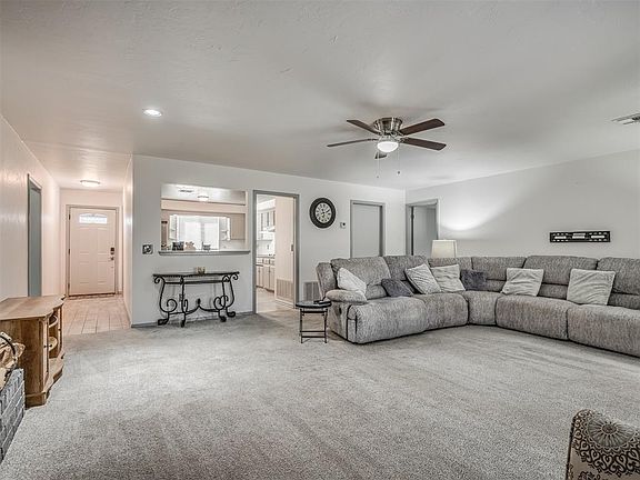 5th image of 8809 NW 82nd St
