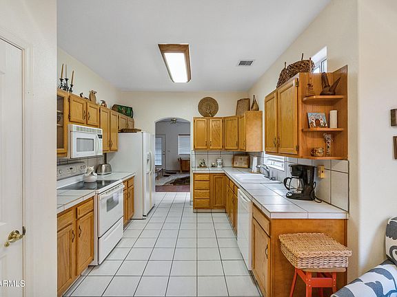 4th image of 2125 N Sweetwater Dr