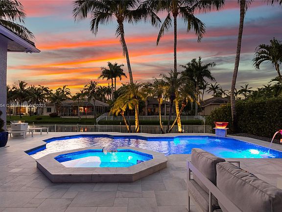 3rd image of 10985 Canary Island Ct