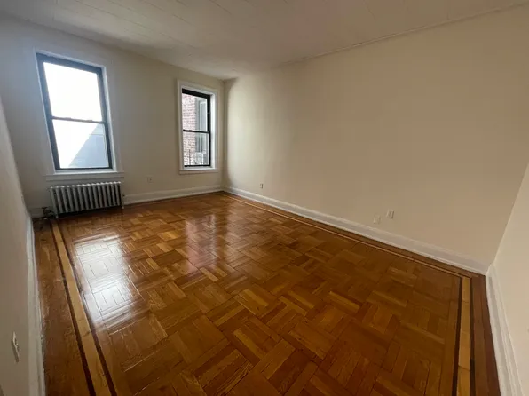 43-28 41st Street 2 image 3 of 9