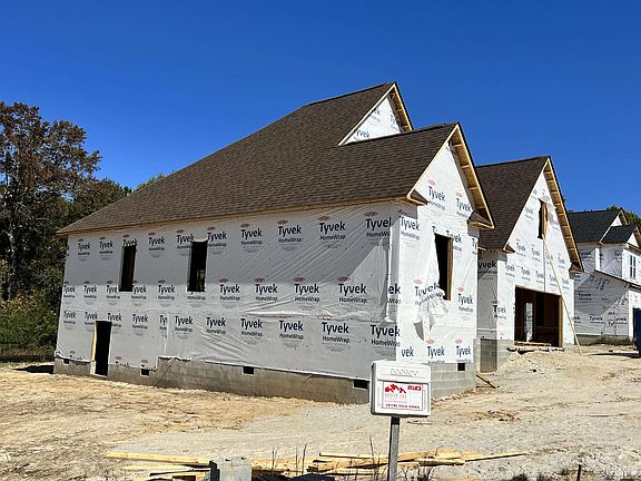 3rd image of 350 Lowery Ln