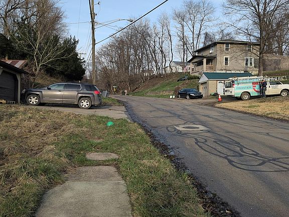 5th image of 553 Dewey Ave