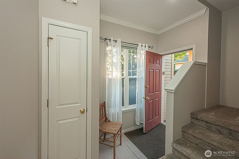 5th image of 278 NE Deccio Road