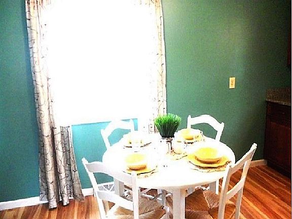 4th image of 442 Buckner St