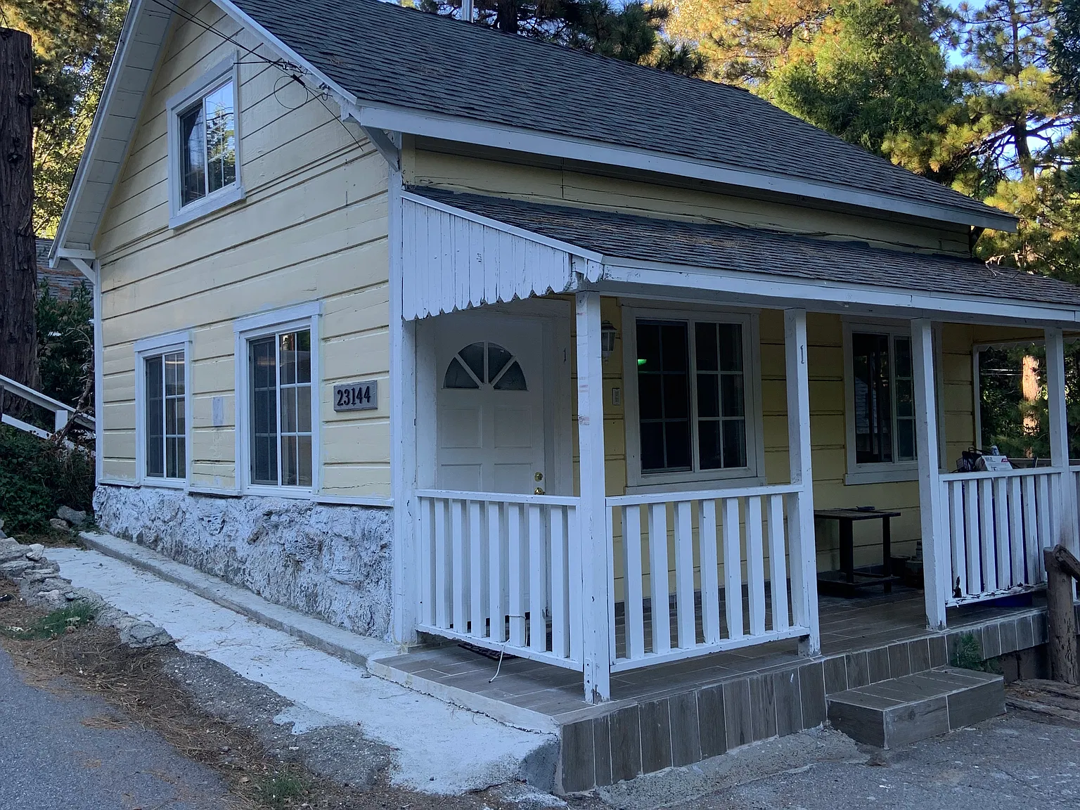 3 bed, 825 sqft, $1,800 — Photo 2