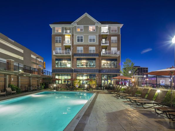 414 Hackensack Ave APT 2104