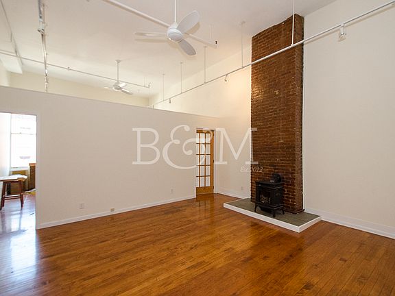 3rd image of 861 Manhattan Ave Ste 33