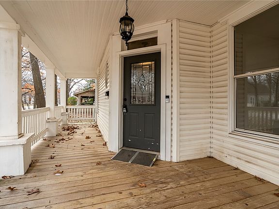 3rd image of 612 N Madison St