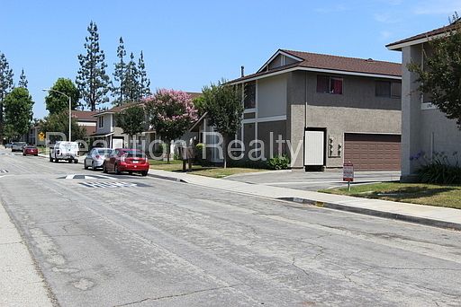 4th image of 184 Whitney Ave APT 1