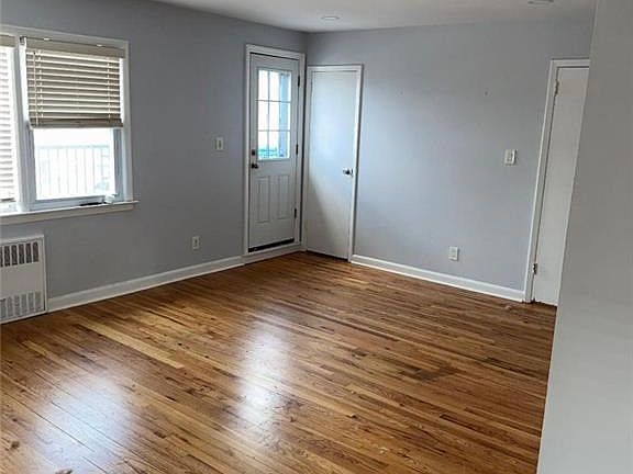 4th image of 25 Duryea Ave #2
