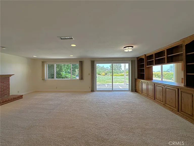 26543 Academy Dr — Photo 20