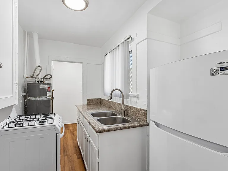 4214-4240 S. Hoover St. — Photo 6