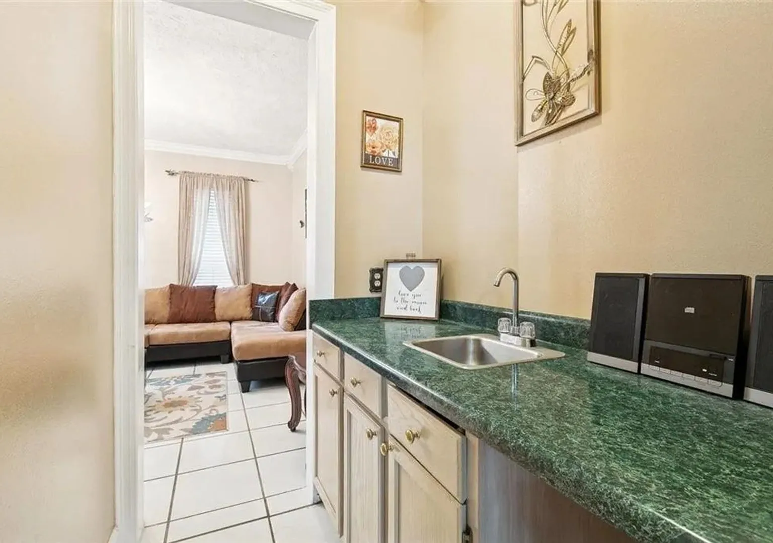 Spacious 4BR House in Marrero — Photo 4