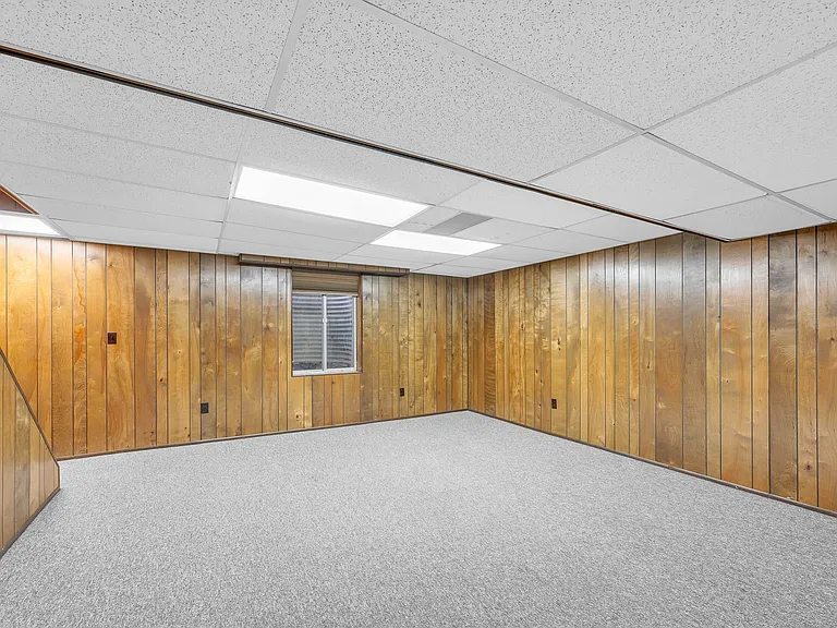 1592 Brentwood Dr — Photo 40
