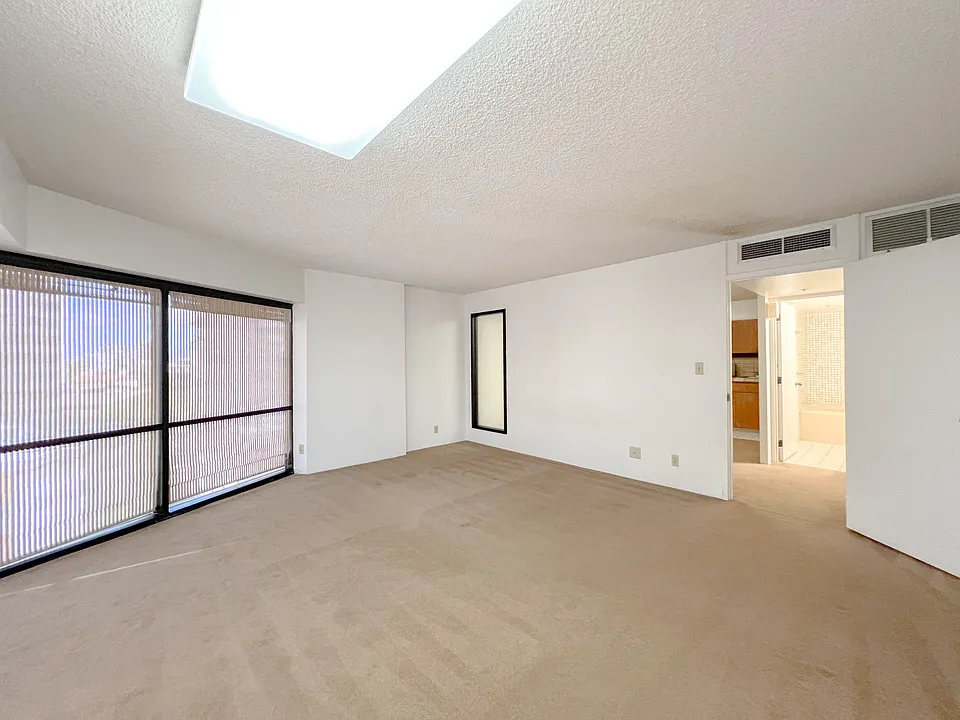 1088 Bishop St #1012